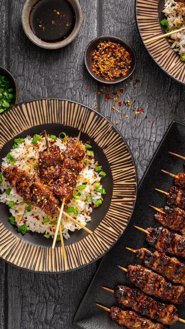 ROTATE SCREEN
.
Exhausted but very happy with how this recent video for @meltiquebeefaustralia1984 turned out ☺️
.
These kinds of videos are always such marathons. This one took me 5 days... Not complaining, just explaining, because often people are surprised that a 30sec food video can take this long to produce. When you do everything by yourself, you have to wear and constantly switch between a lot of hats: story writing, shot and transition planning, cooking, hand modelling, lighting, filming, music selection, editing and color grading (and hours of clean up in between!)
.
I sometimes wonder what it would be like to do this in a team, where I'd only be responsible for one role. Would I feel like I'm not in control anymore, or would it be nice to produce something together with other creatives? And which hat would I like to wear? Probably the editor's hat. I feel like that's where a lot of the magic happens. And I would happily give up the hand modelling... gee my hands can look old sometimes! 😉
.
If you produce videos like this on your own, what's your favourite and least favourite role?
.
#videoproduction #freelancephotographermelbourne #foodvideo #foodphotographyandstyling #foodreel #yakitori #steakphotography #japanesefood #beef #japanesegrill #foodvideoproduction