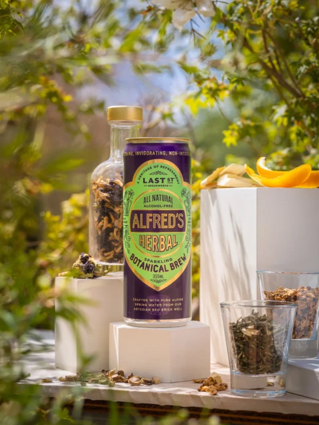 Same client, very different style to the last photos I posted. The brief for this one was dreamy, natural, soft. It stretched me in the other direction, because naturally I like to use a lot of saturation and clarity in my edits. But that wouldn't have fit the product.
.
While challenging, sometimes it's nice to be pushed out of your comfort zone. Keeps it exciting!
.
Client: @laststbrewery
📷 Photography: @paddock2pixel
Styling: @paddock2pixel
.
#softedit #productphotographer #drinkstragram #botanicaldrink #benallaphotographer