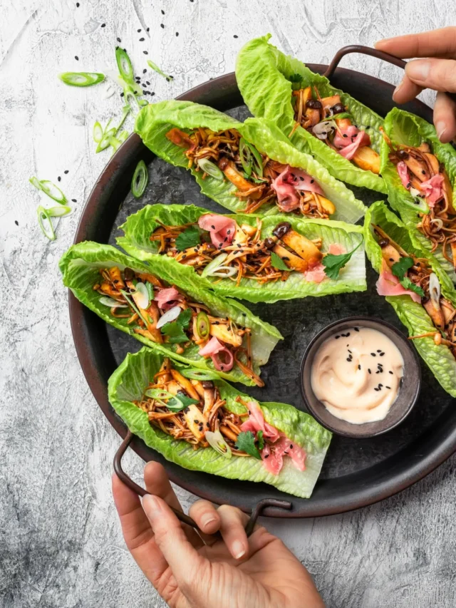 Veggie San Choy Bow, with an assortment of mushrooms and pickled ginger? Low carb dinner sorted! So much flavour, so much crunch. Want some?
.
#healthydinner #vegetarian #sanchoybow #benallaphotographer #recipephotographer